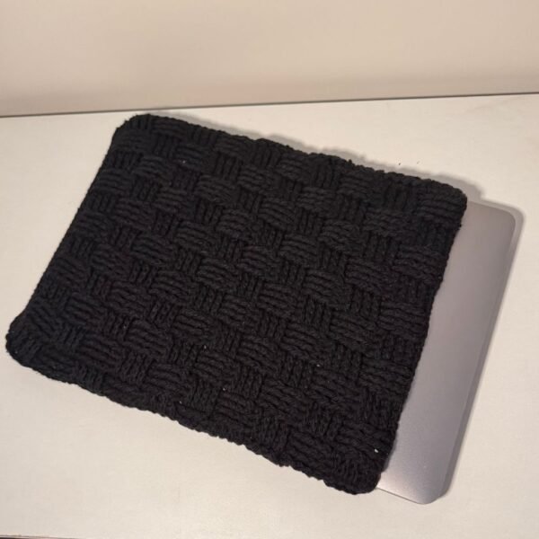 Crochet Laptop Sleeve 2