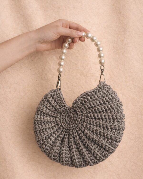 Pearl Tide –  Crochet Seashell Bag with Pearl Handle