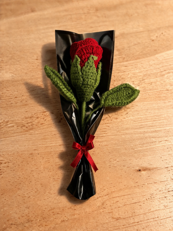 Midnight Bloom – Crochet Rose Bouquet